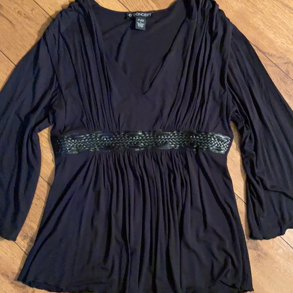 Black A Line Top - Picture 3 of 10